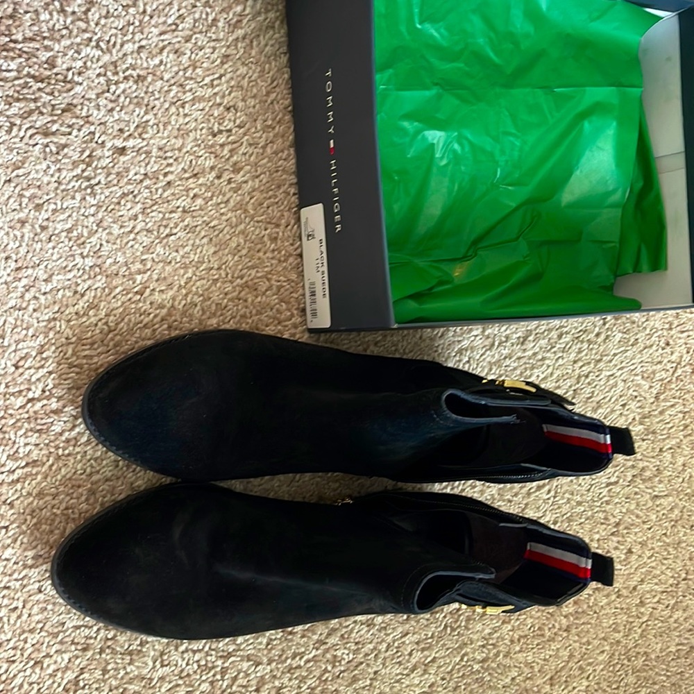 Tommy Hilfiger women’s black suede booties, new in box, size 11